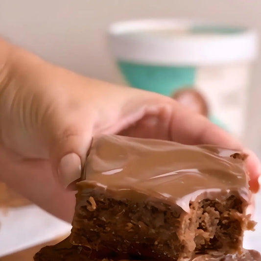 Brownie Saudável de Chocolate com Cobertura de Brigadeiro