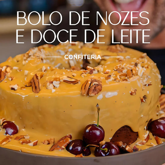 Bolo de Chocolate com Nozes e Calda de Doce de Leite